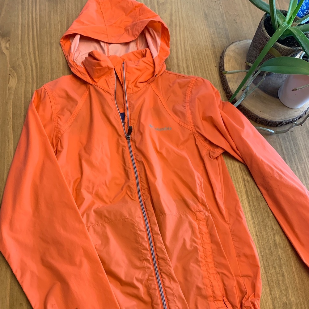 ✨peach Columbia windbreaker✨